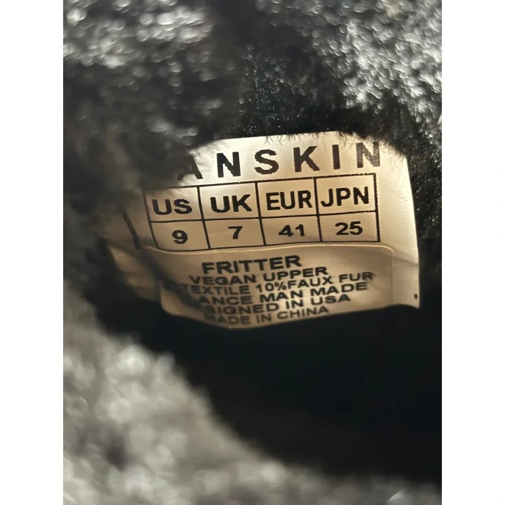 Danskin Fritter Black Vegan Faux Fur Trim Quilted Smocked Winter Boots Womens 9